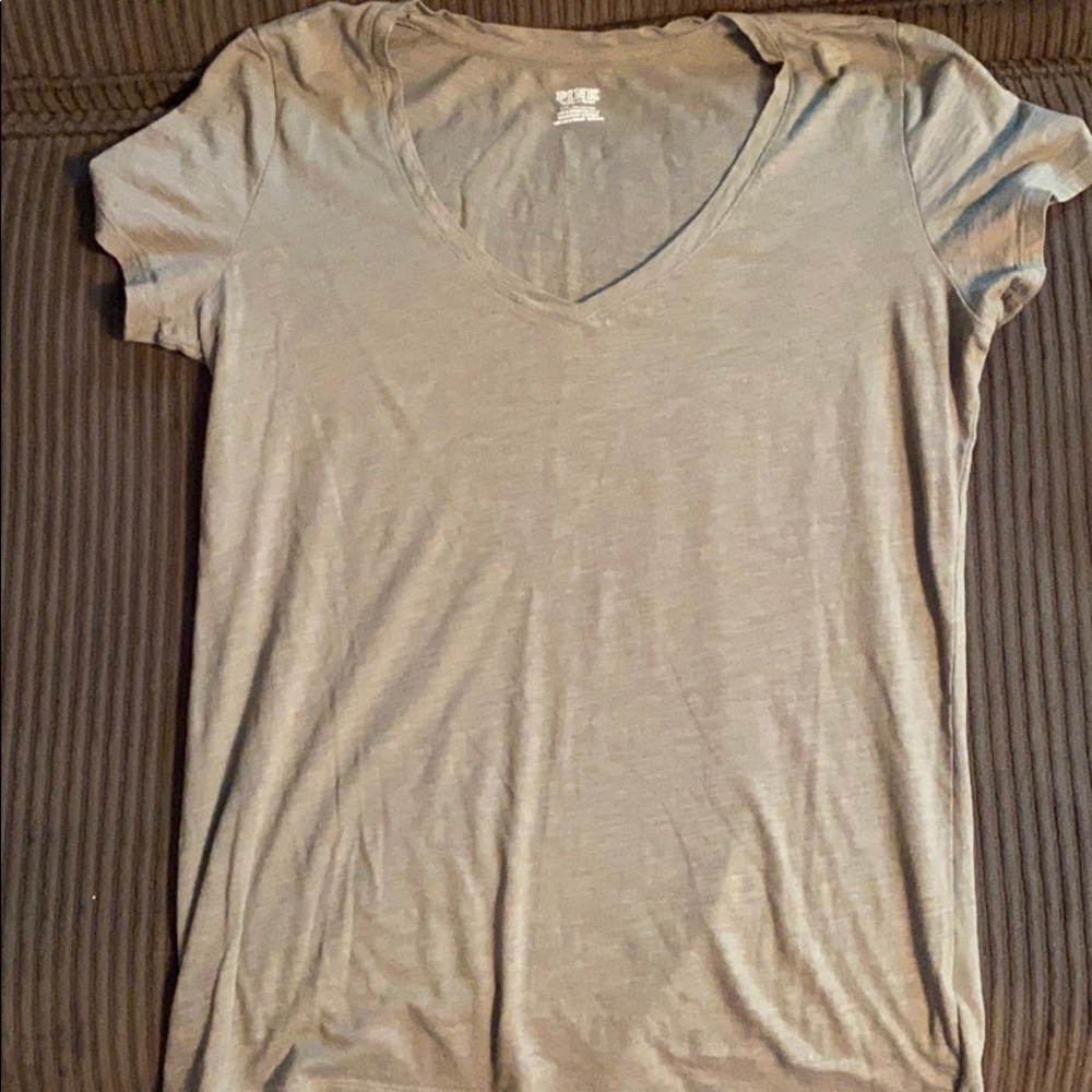 Victoria’s Secret PINK V-Neck tee, Size S